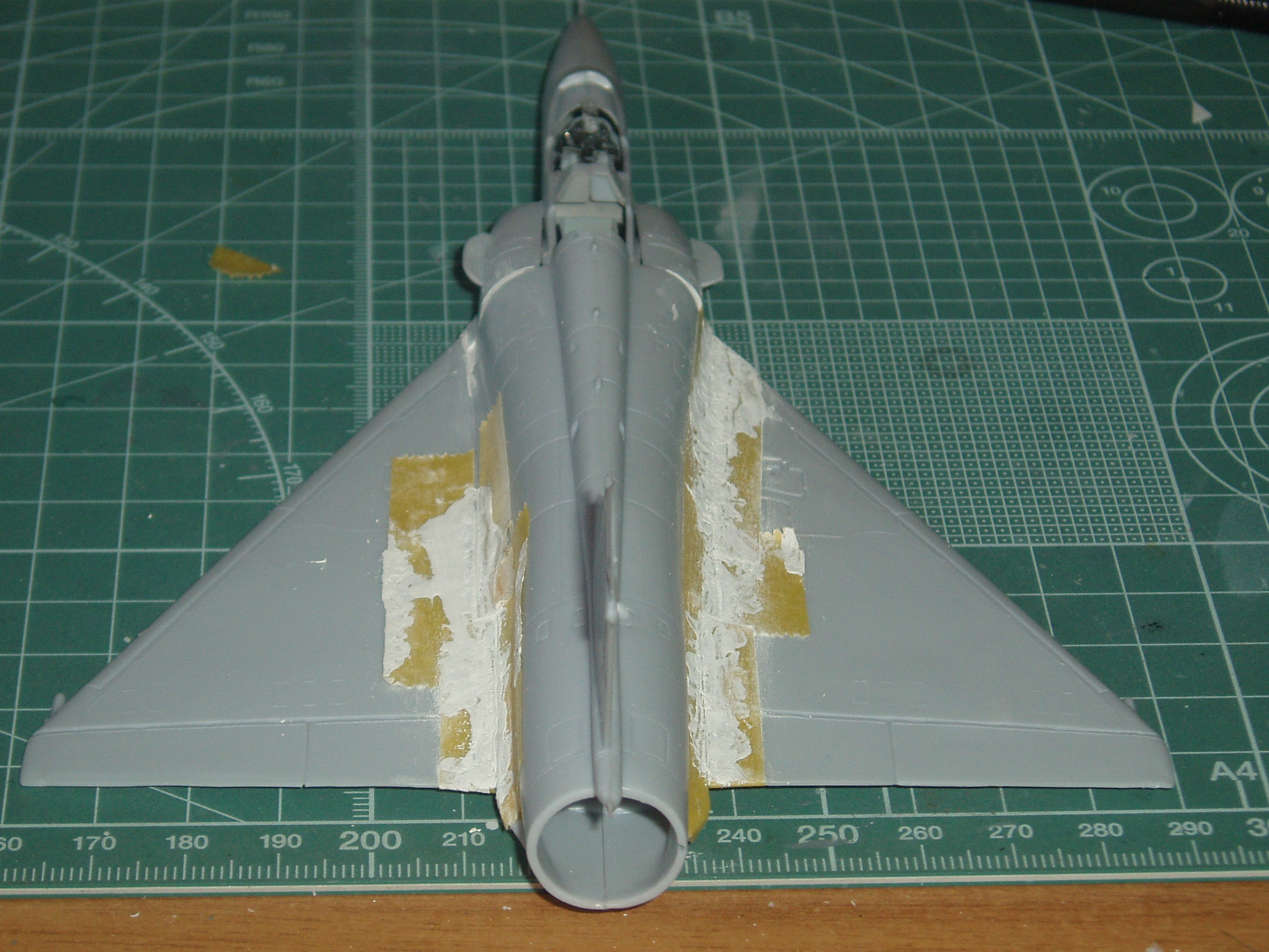 Mirage 2000 B Heller 1/72. Déco E.C 2/2 "Cote d'Or" Dijon 1990 [MàJ 01 Avril 2014 Mastico-ponçage] - Page 2 1404010341528867312114716