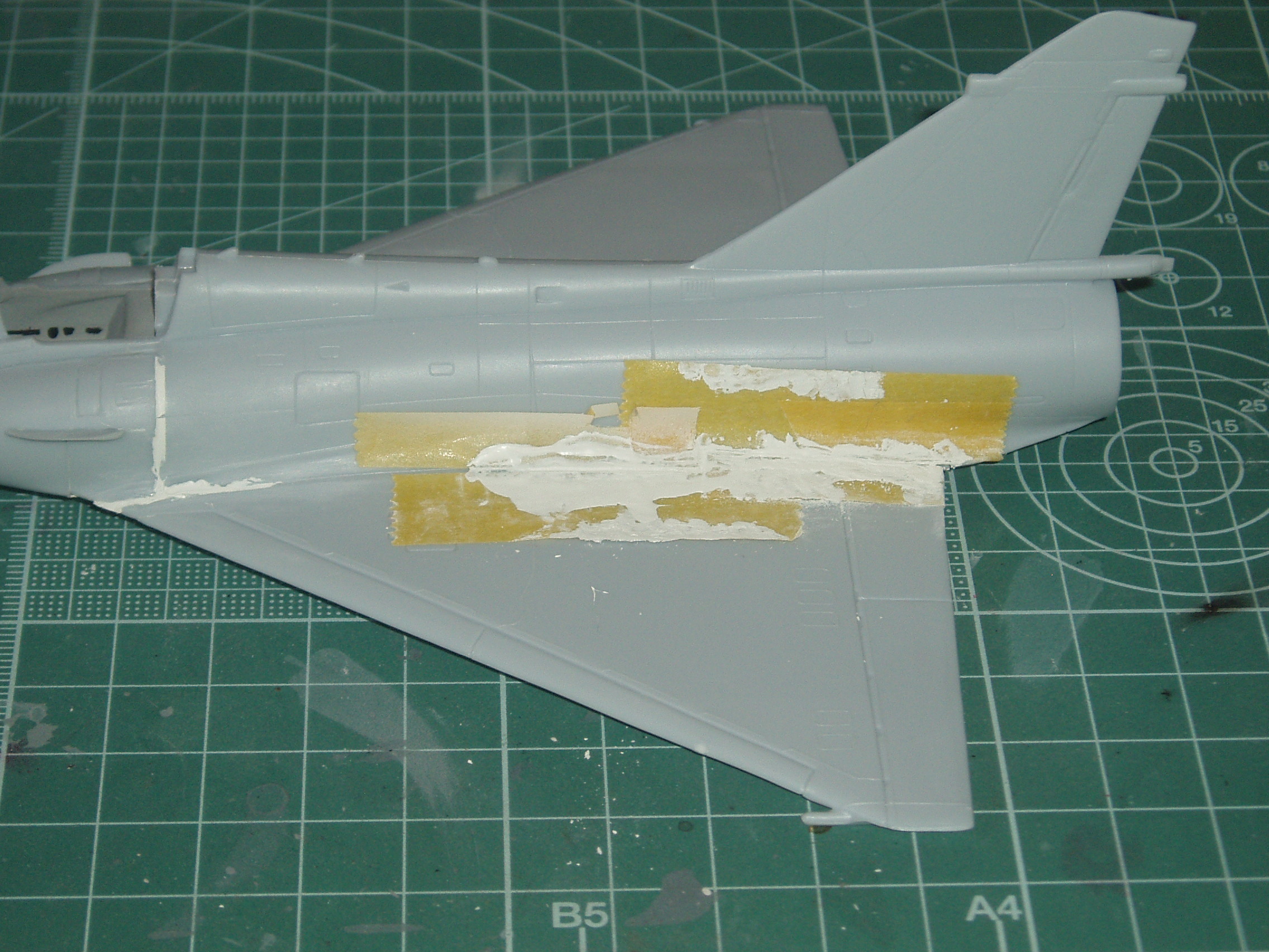 Mirage 2000 B Heller 1/72. Déco E.C 2/2 "Cote d'Or" Dijon 1990 [MàJ 01 Avril 2014 Mastico-ponçage] - Page 2 1404010342278867312114720
