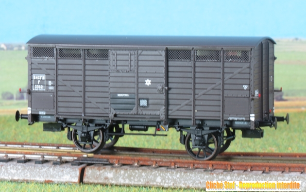 wagon wagon couvert icône dessin animé vecteur. cargaison train