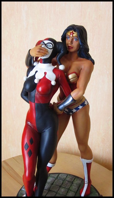 WonderWoman kidnapping Harley Quinn diorama 14050505485616083612208111