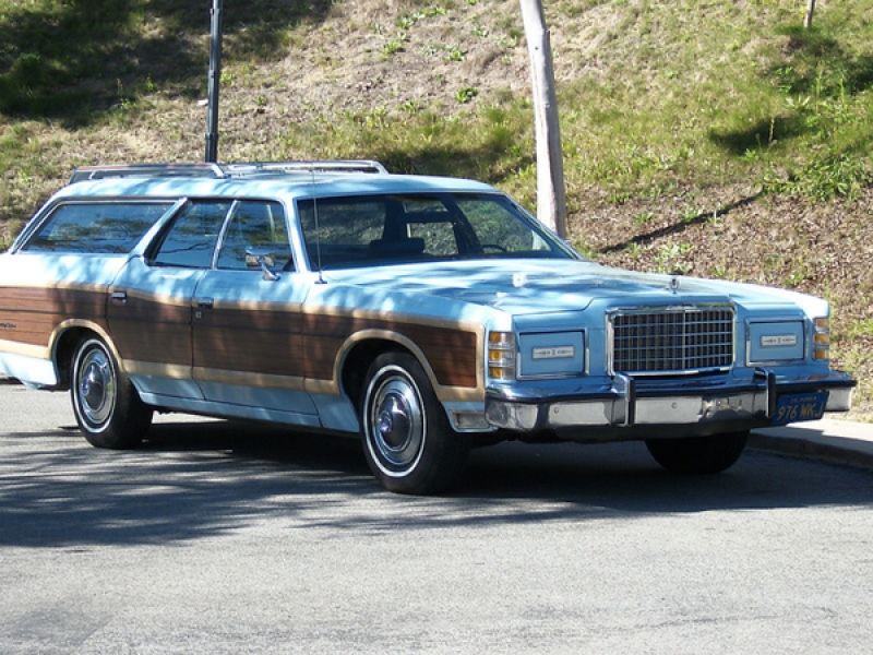 1978_ford_country_squire_station_wagon2