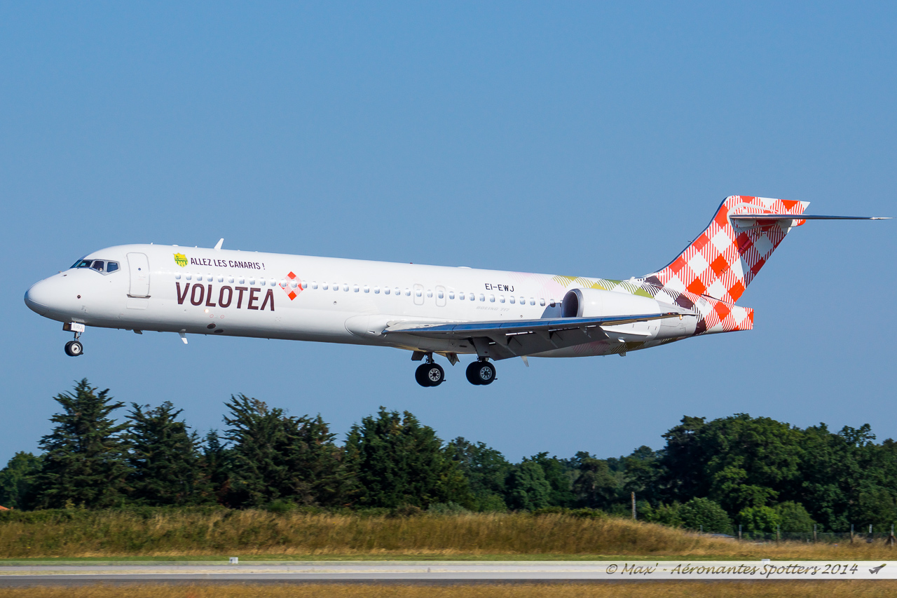 Spotting du 21/06/2014 : Avro RJ70 Bulgaria Air + Beluga 4TD + A321 Aegean + B734 Air Explore - Page 2 14062202220317438712335358
