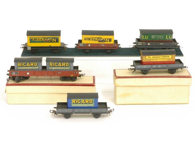 Wagons plats 2 ess maquette et semi maquette chargés par ordre alphabetique 1409081126468789712509938
