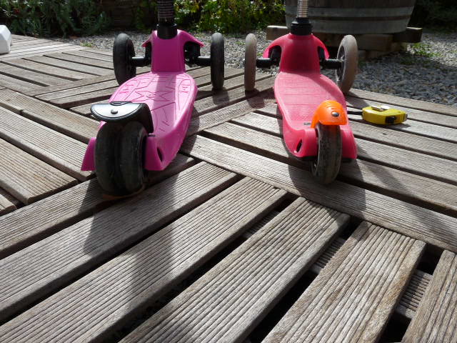 Trottinette - JOULLI - Lumineuse - 3 roues - Poignée réglable - 2-6 ans