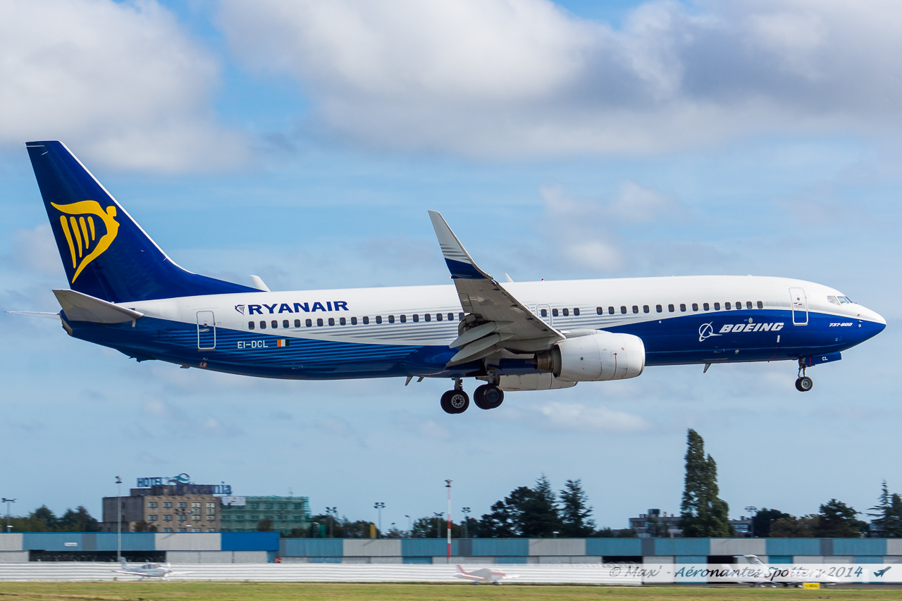 [19/10/2014] Boeing B737-800 (EI-DCL) Ryanair : "Dreamliner n/cs" 14101907410918119312626492