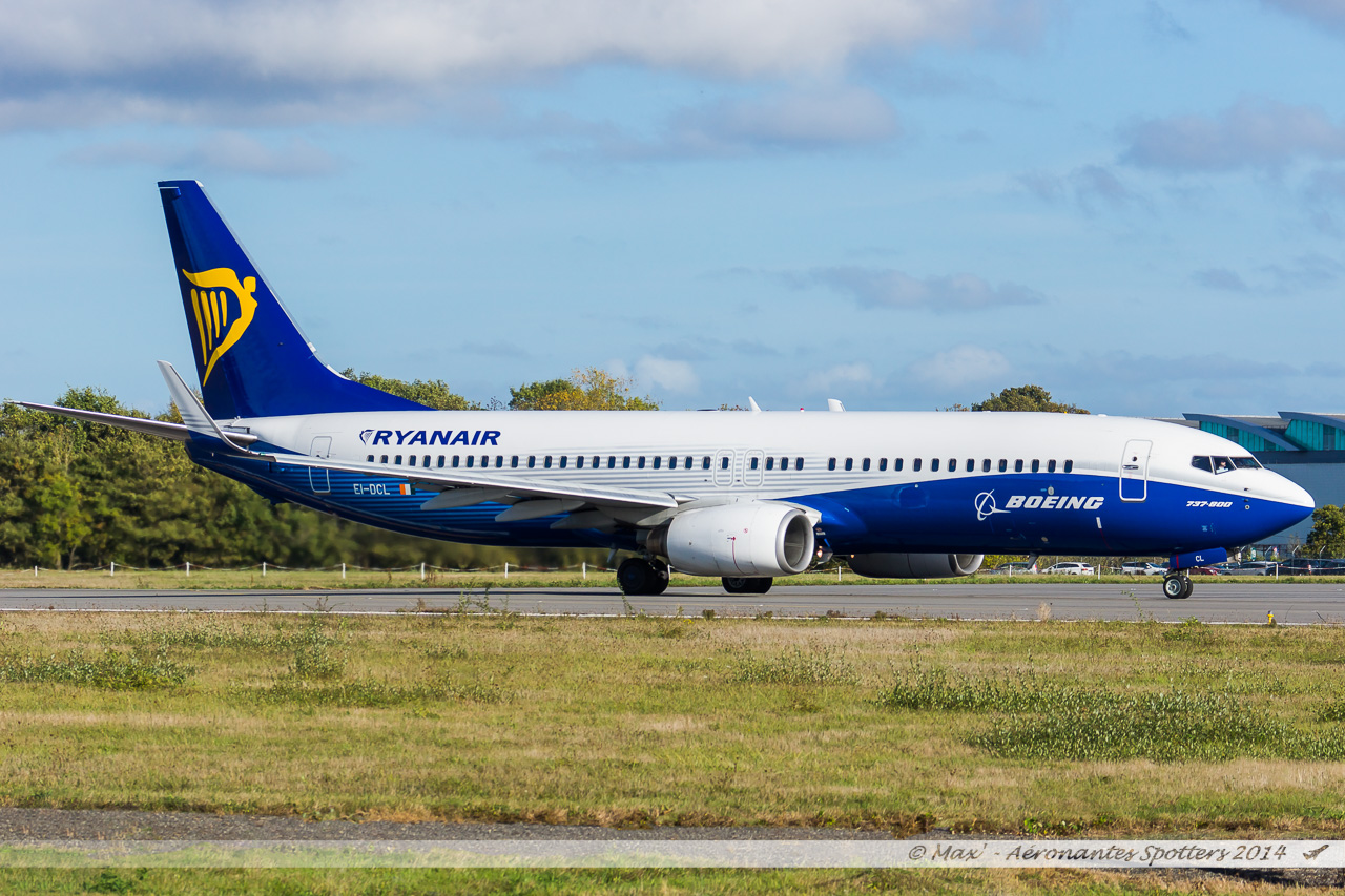 [19/10/2014] Boeing B737-800 (EI-DCL) Ryanair : "Dreamliner n/cs" 14101908025018119312626523