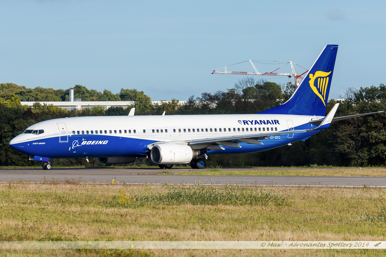 [19/10/2014] Boeing B737-800 (EI-DCL) Ryanair : "Dreamliner n/cs" 14101908083918119312626553