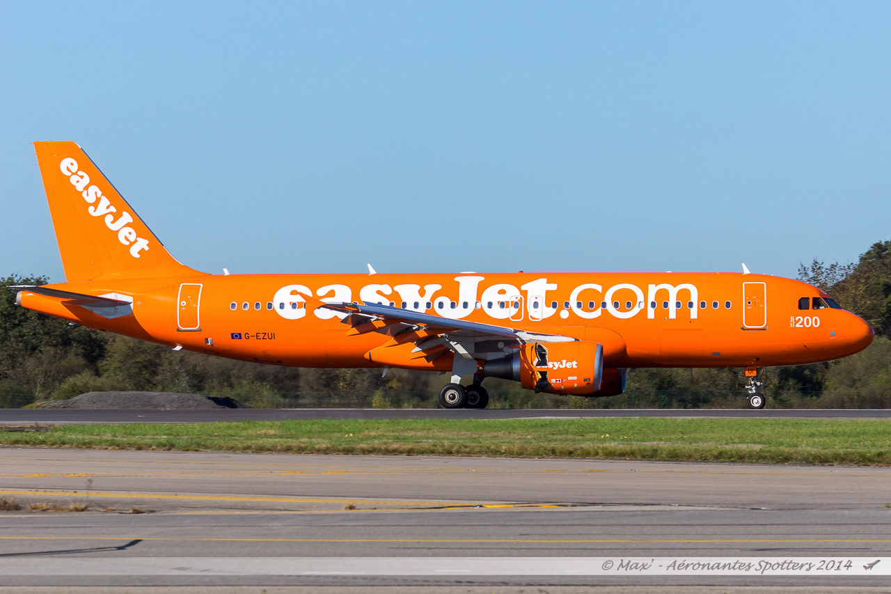[27/10/2014] Airbus A330-300 ( F-HPTP & F-ORLY) Air Caraïbes + Airbus A320-200 (G-EZUI) Easyjet : "200th Airbus for Easyjet"  14102711370018224512651090