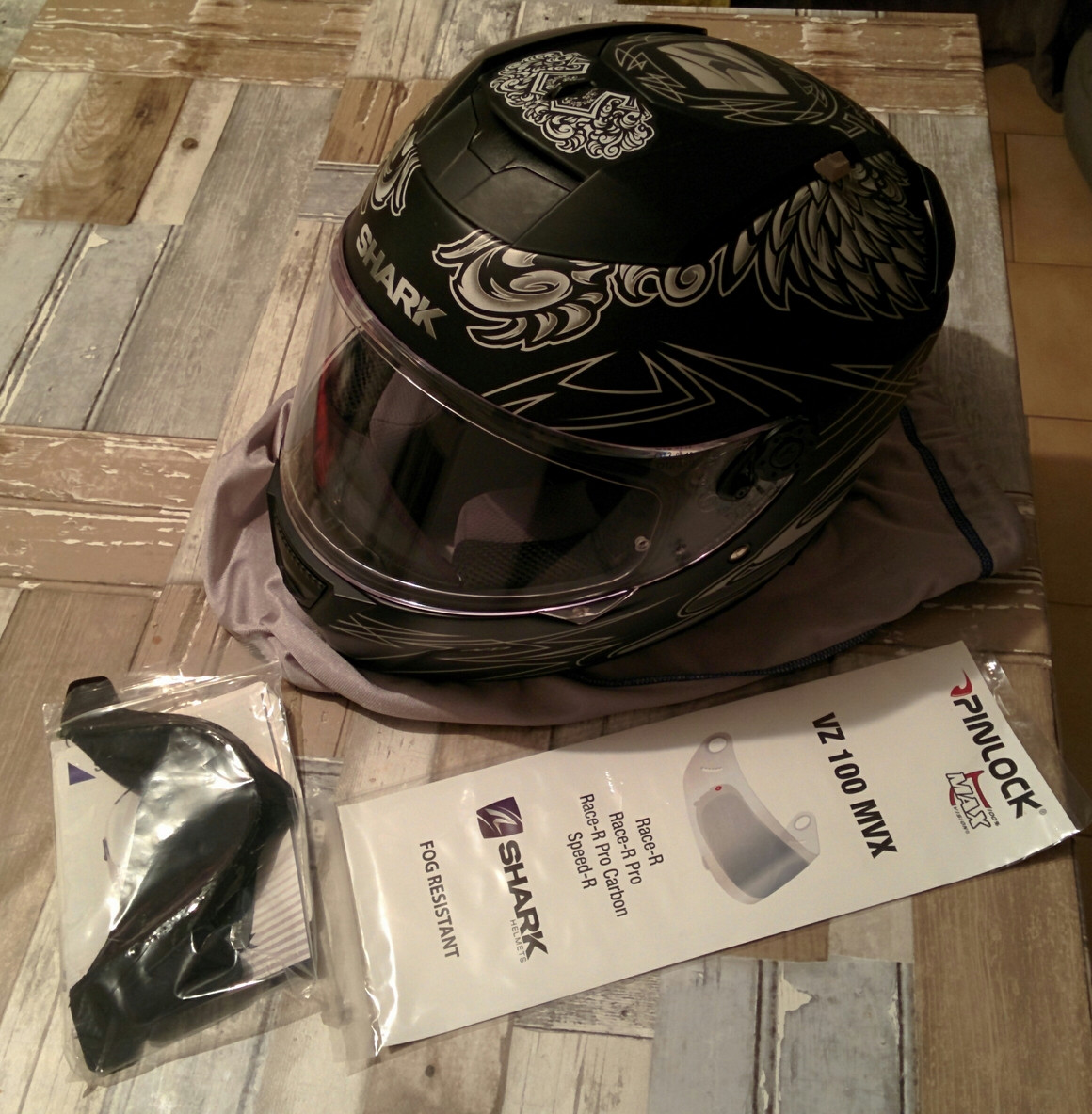 Vendu! Casque Shark Speed-R 1411270957208436812743765