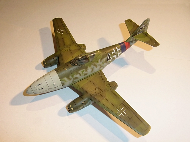(Concours avions allemands WWII) Me 262A-1a Academy 1/72 - Page 4 1501270533479736112910752