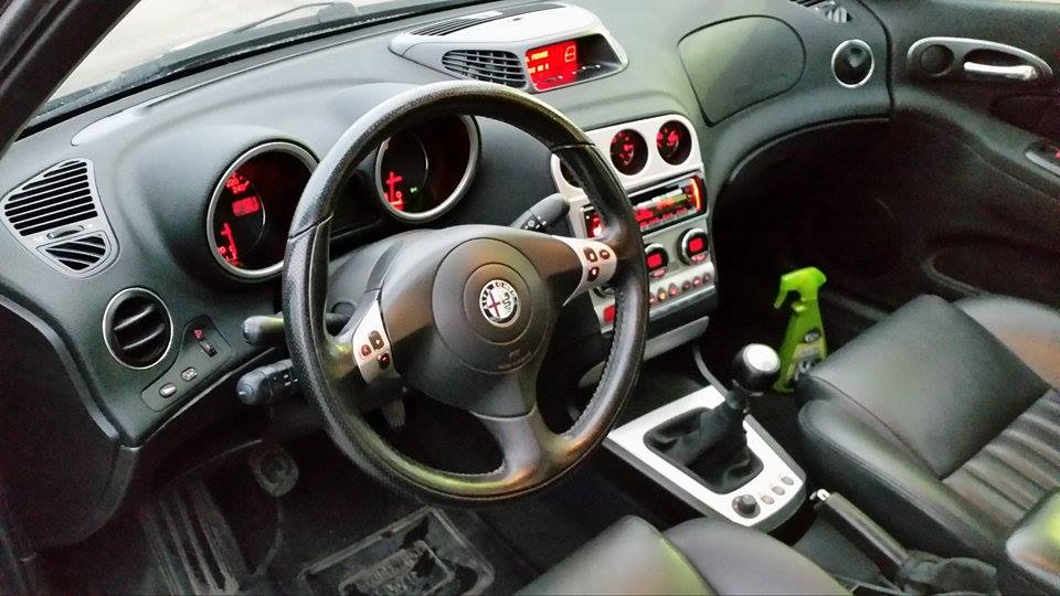 Couvercle Moteur En Plastique Pour Alfa Romeo 156 2.4 JTD 20V - Pièce D'occasion