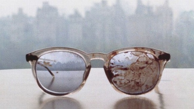 20-Rare-History-Photos-John-Lennon-Glasses1