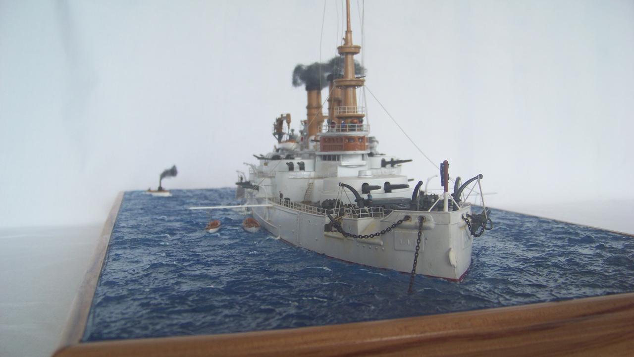 Cuirassé USS OREGON au mouillage, Glencoe 1/225 diorama terminé.  15032512305914508813103808