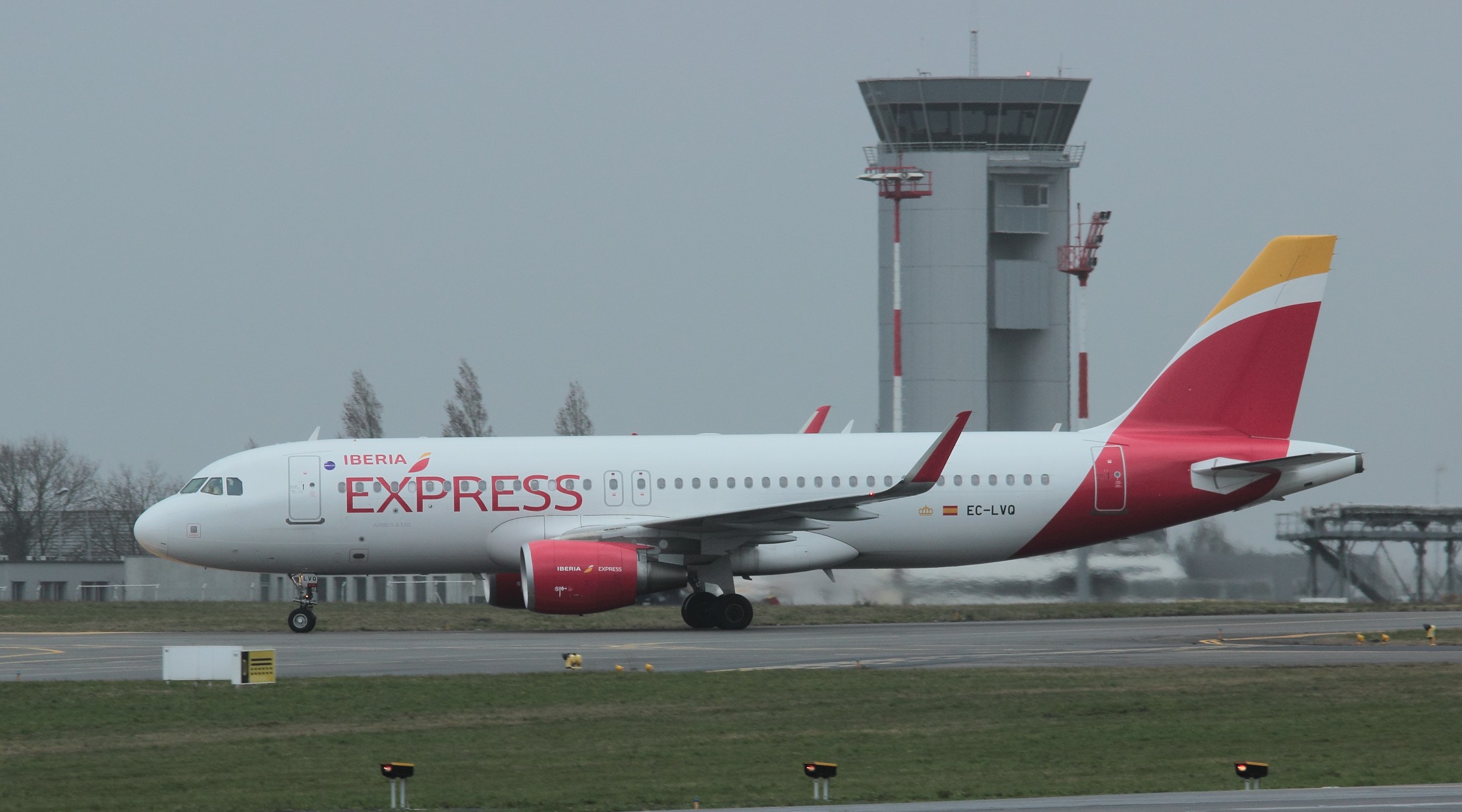 [29/03/2015] Airbus 320-216 (EC-LVQ) Iberia Express 15032908533219033613119689