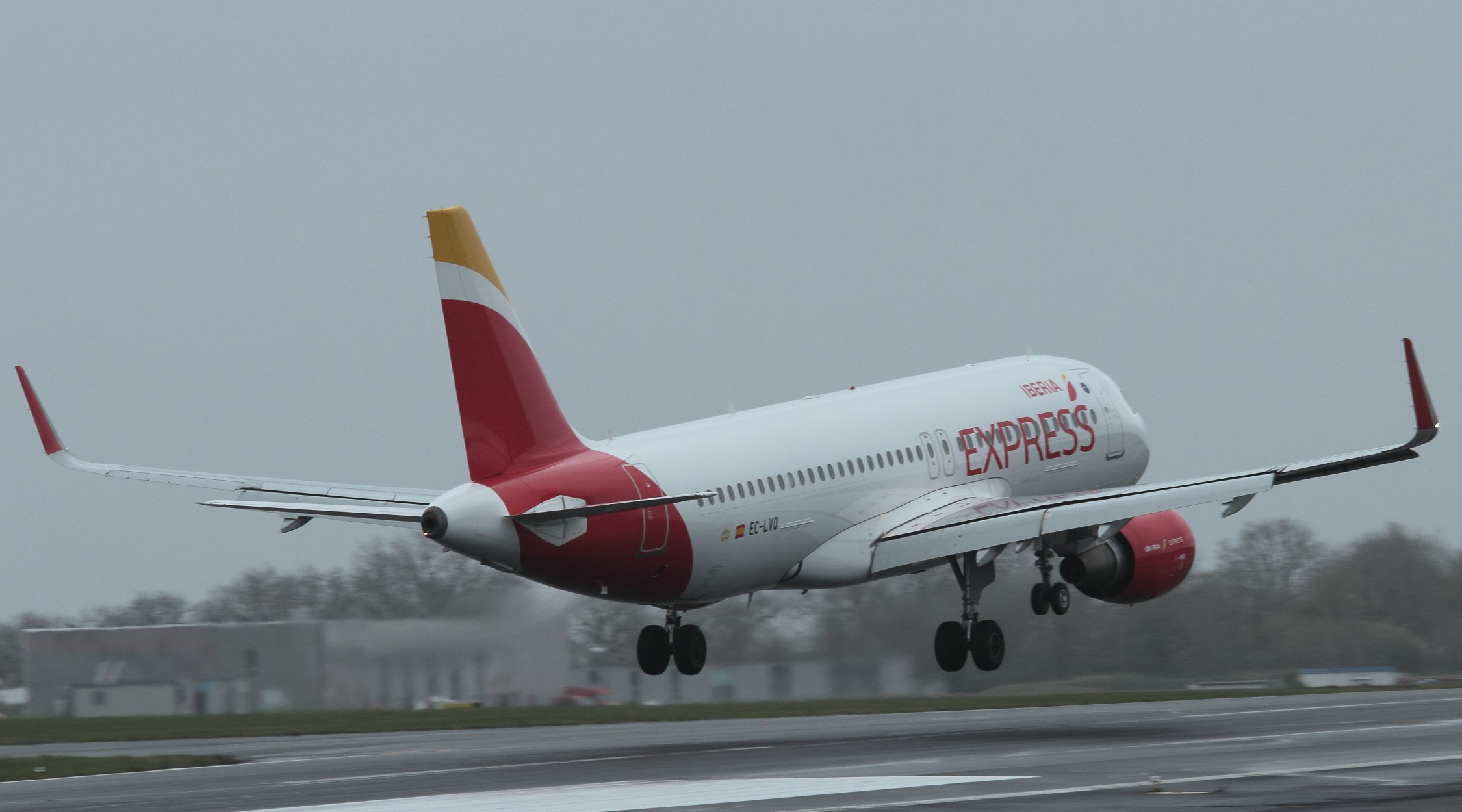 [29/03/2015] Airbus 320-216 (EC-LVQ) Iberia Express 15032908533419033613119691