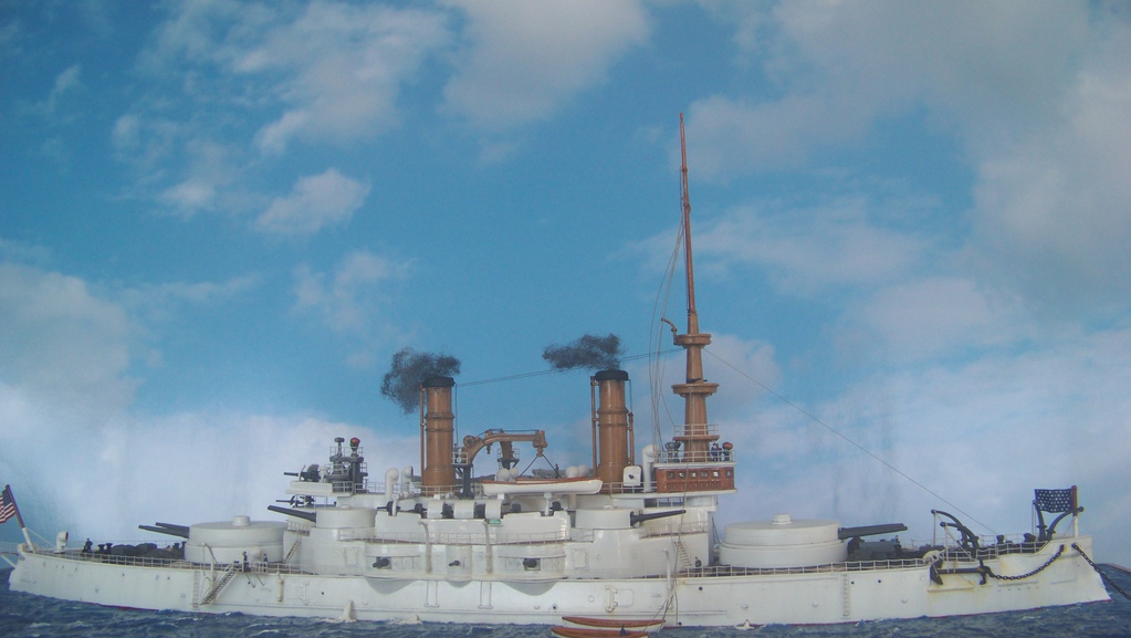 Cuirassé USS OREGON au mouillage, Glencoe 1/225 diorama terminé.  15041207142114508813165856