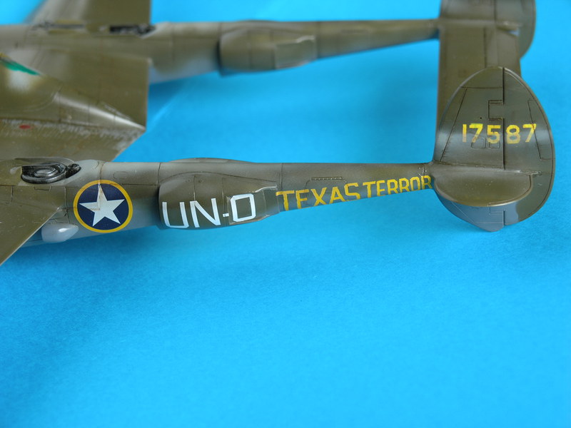 [Academy] Lockheed Lightning P-38F "Texas Terror"   1/48 - Page 3 15042610291711241913208484