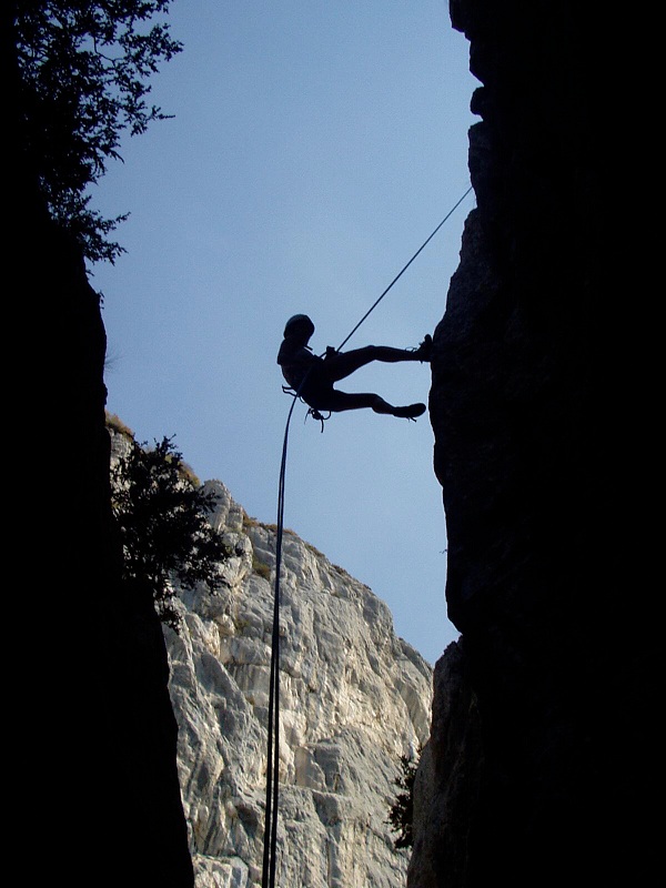 reprise de l'escalade. 15060910590610331813347480