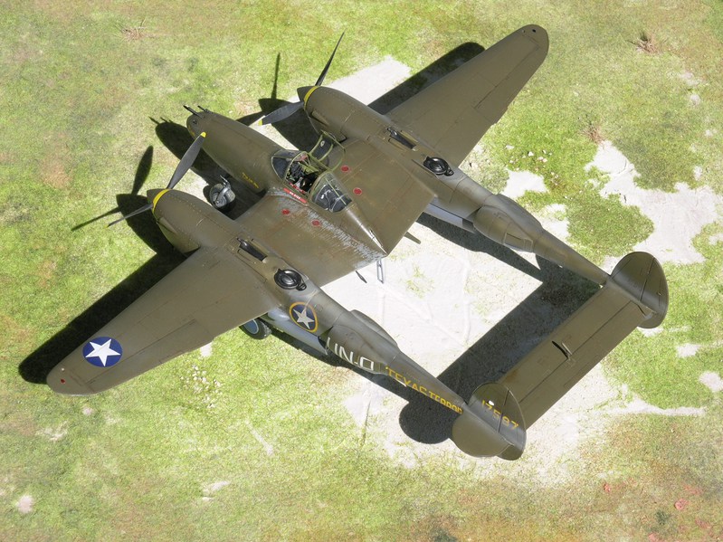 [Academy] Lockheed Lightning P-38F "Texas Terror"   1/48 - Page 3 15082301140611241913526746