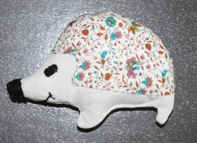 Couture BB Tablier � Comptines-Doudous - Doudous (3d) [640x480]