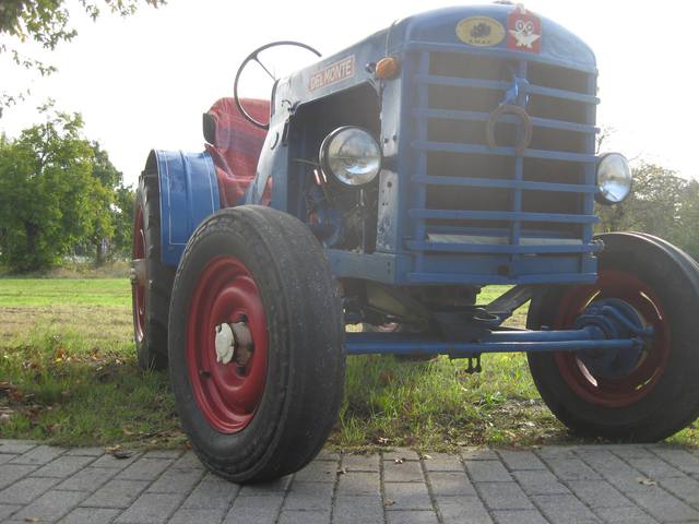 Delmonte un tracteur italien 15101201543617714613653816