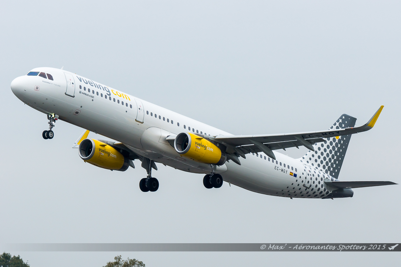 [21/10/2015] Airbus A321-200SL (EC-MGY) Vueling 15102211051220512113684601
