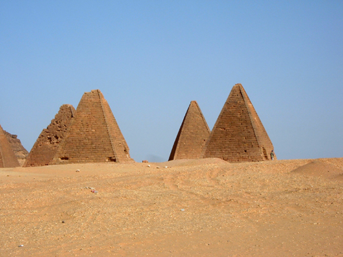 Pyramides_Dongola small