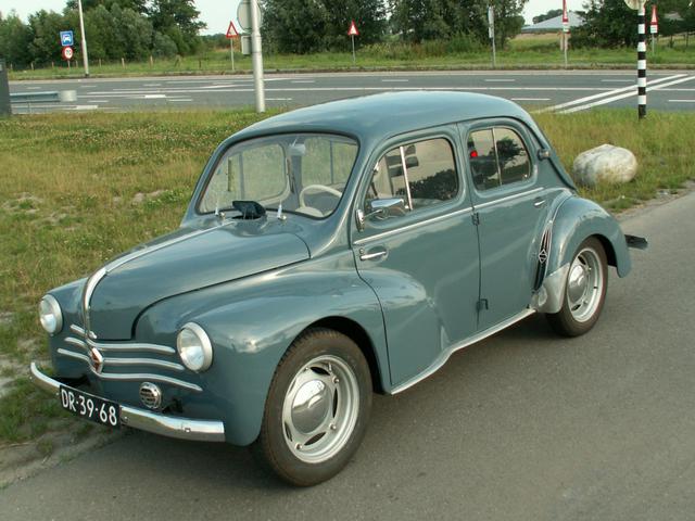 Renault_4_CV