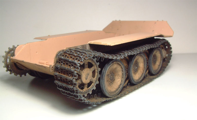 [HobbyBoss] German VK1602 Leopard - 1/35e  1511150525294769013752643