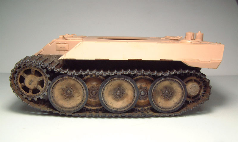 [HobbyBoss] German VK1602 Leopard - 1/35e  1511160642074769013756326