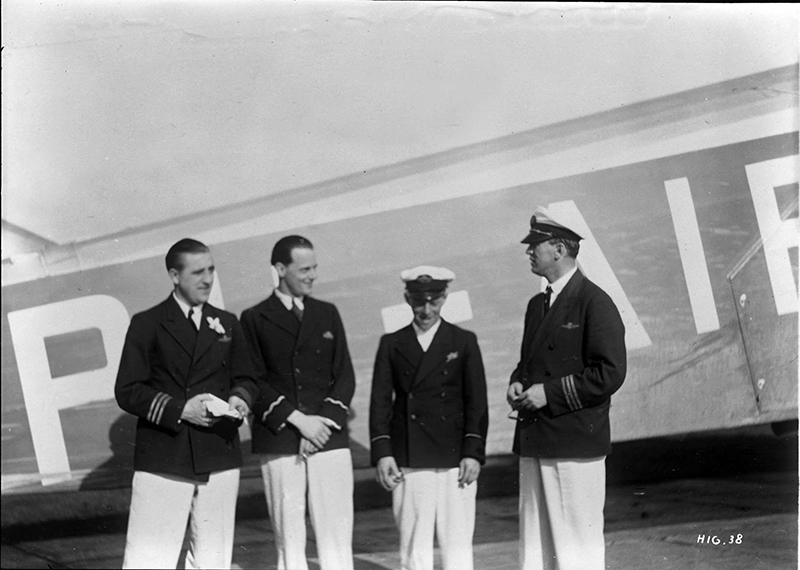 KLM1933-Crew-Pelikaan-in-tropenuniform small