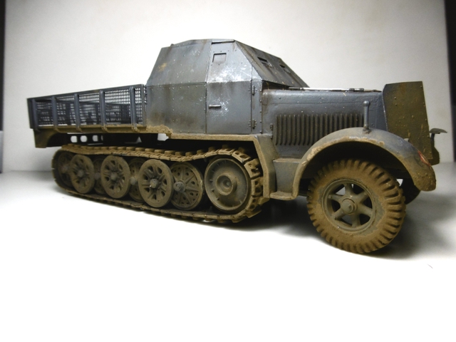 SD.KFZ. 8ton Flak 3.7cm Semi-chenillé 1/35 [ Tamiya ] - Page 2 16022009141721038613988939