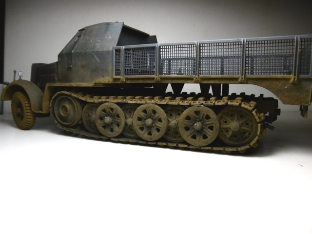 SD.KFZ. 8ton Flak 3.7cm Semi-chenillé 1/35 [ Tamiya ] - Page 2 16022009143021038613988941