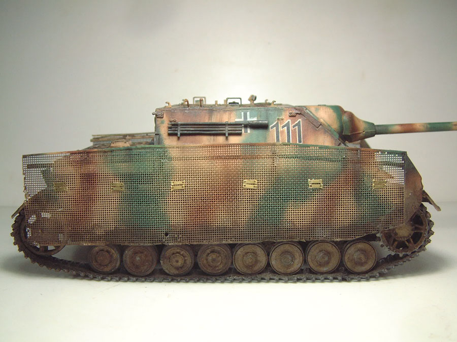 Panzer IV/70 (A) Sd.Kfz.162/1 - [HobbyBoss] - 1/35e - Page 3 1602220754454769013996941