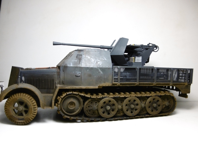 SD.KFZ. 8ton Flak 3.7cm Semi-chenillé 1/35 [ Tamiya ] 16022310152421038613997771