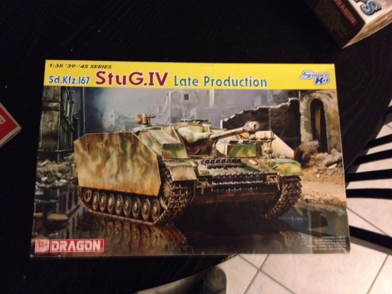 Sd.Kfz 167 "STUG IV" late production DRAGON 1/35 16040107563621232414111817