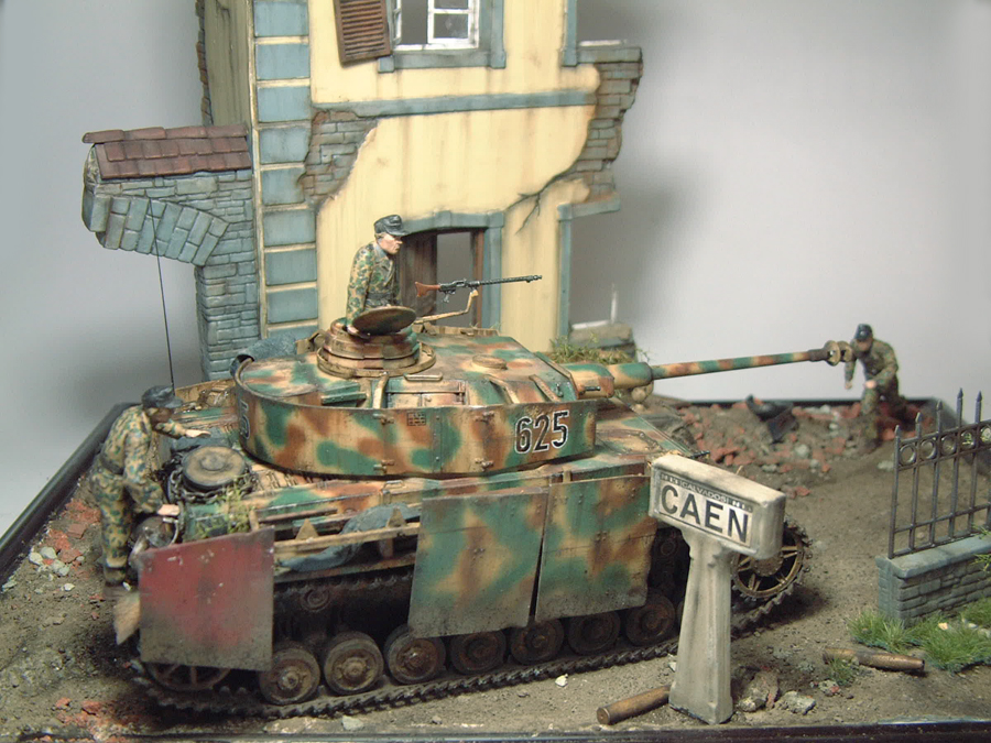Bâtiments en ruine et Panzer IV Ausf H 1604150718264769014148044