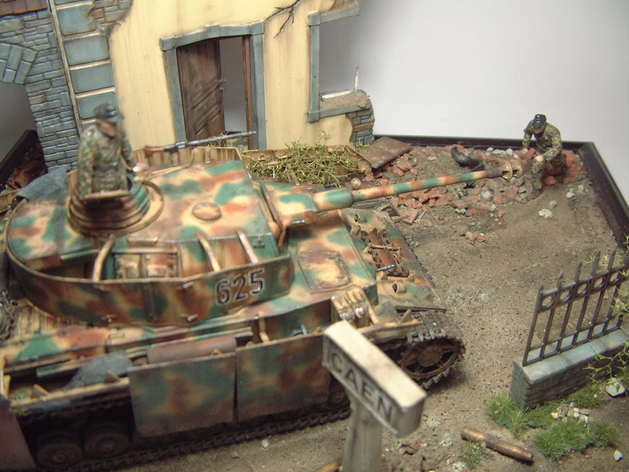 Bâtiments en ruine et Panzer IV Ausf H 1604150718524769014148047