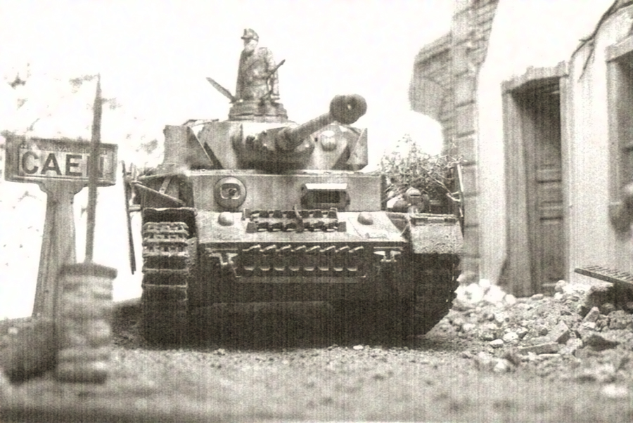 Bâtiments en ruine et Panzer IV Ausf H 1604150720314769014148062