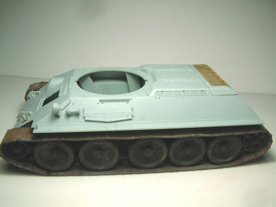 T-34/85 "Berlin 1945" [Academy] 1/35e 1605241159324769014251171