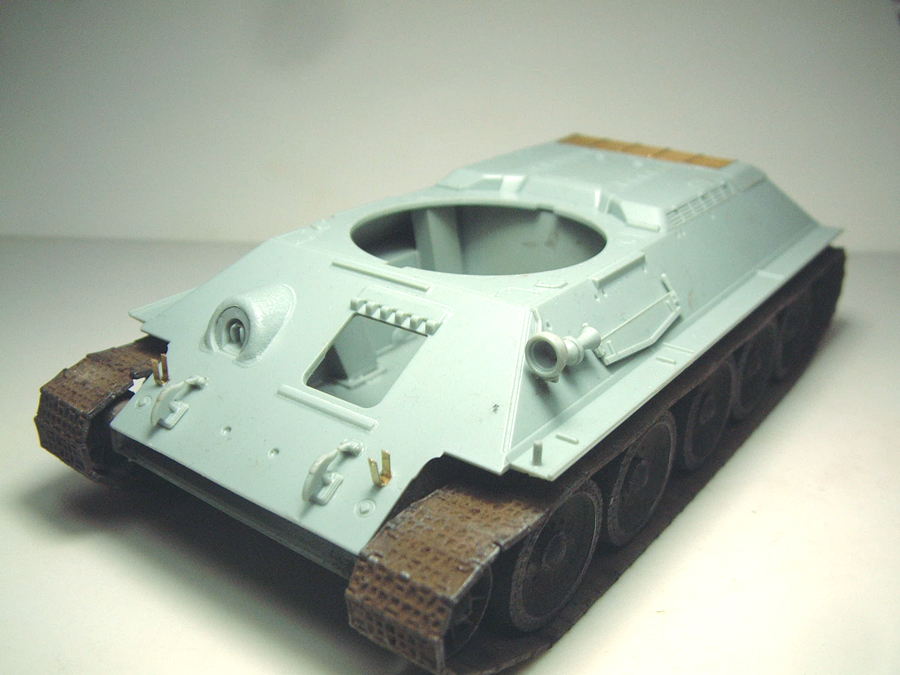T-34/85 "Berlin 1945" [Academy] 1/35e 1605241159374769014251172