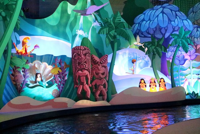 008 - It's a Small World 028