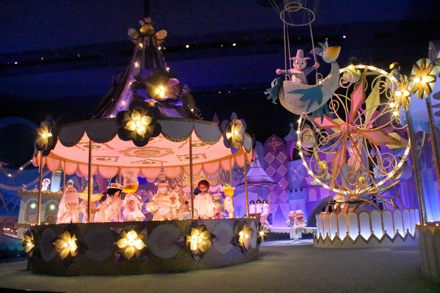 008 - It's a Small World 049