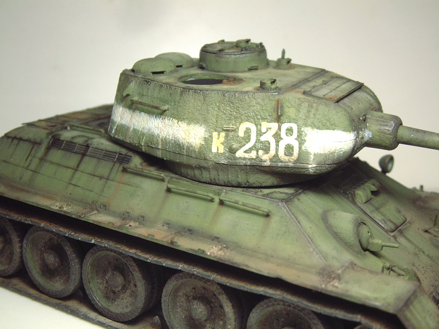 T-34/85 "Berlin 1945" [Academy] 1/35e - Page 2 1605290643434769014267266