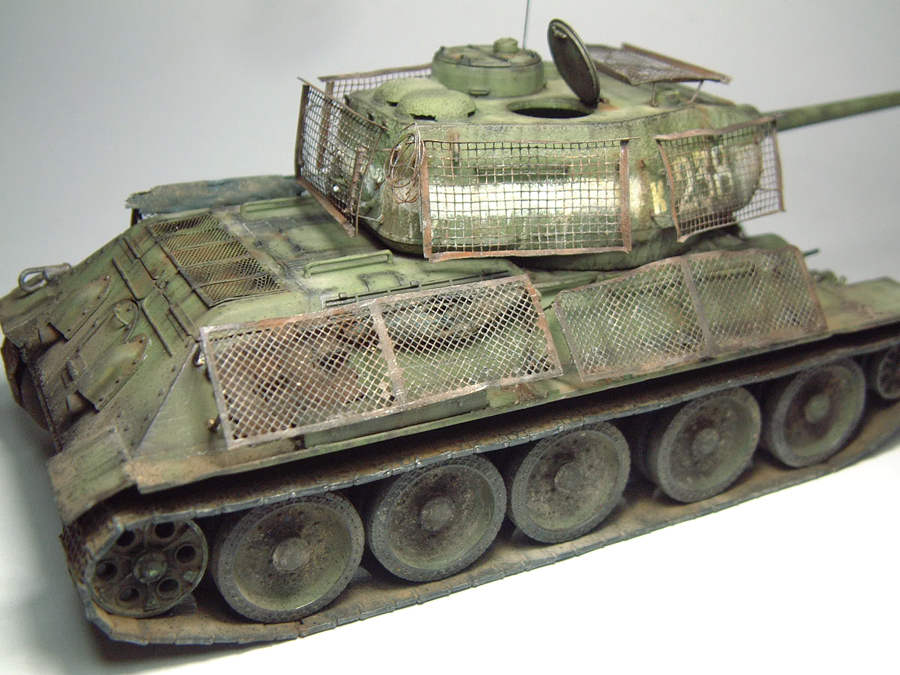 T-34/85 "Berlin 1945" [Academy] 1/35e 1606020540444769014276982