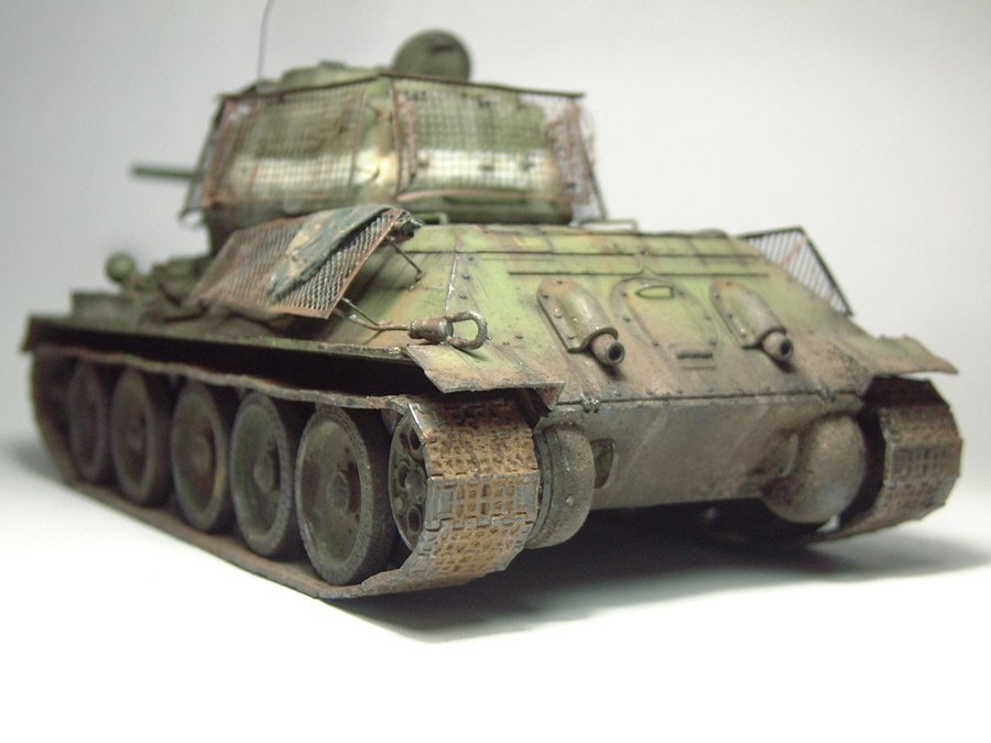 T-34/85 "Berlin 1945" [Academy] 1/35e 1606020541124769014276987