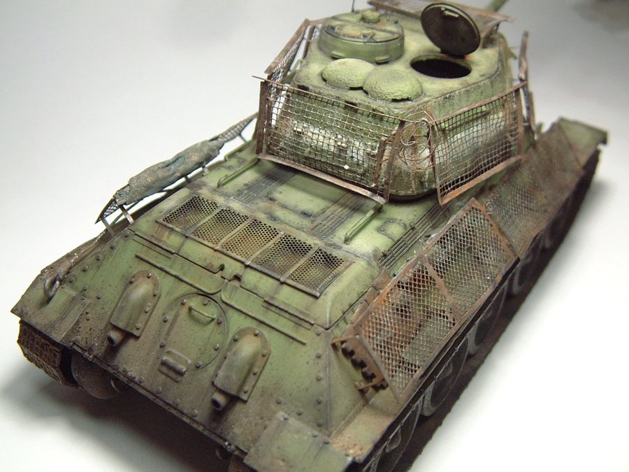 T-34/85 "Berlin 1945" [Academy] 1/35e 1606020541384769014276991
