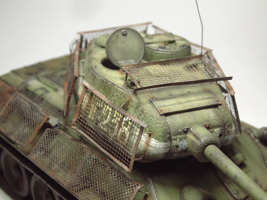 T-34/85 "Berlin 1945" [Academy] 1/35e 1606020542124769014276995