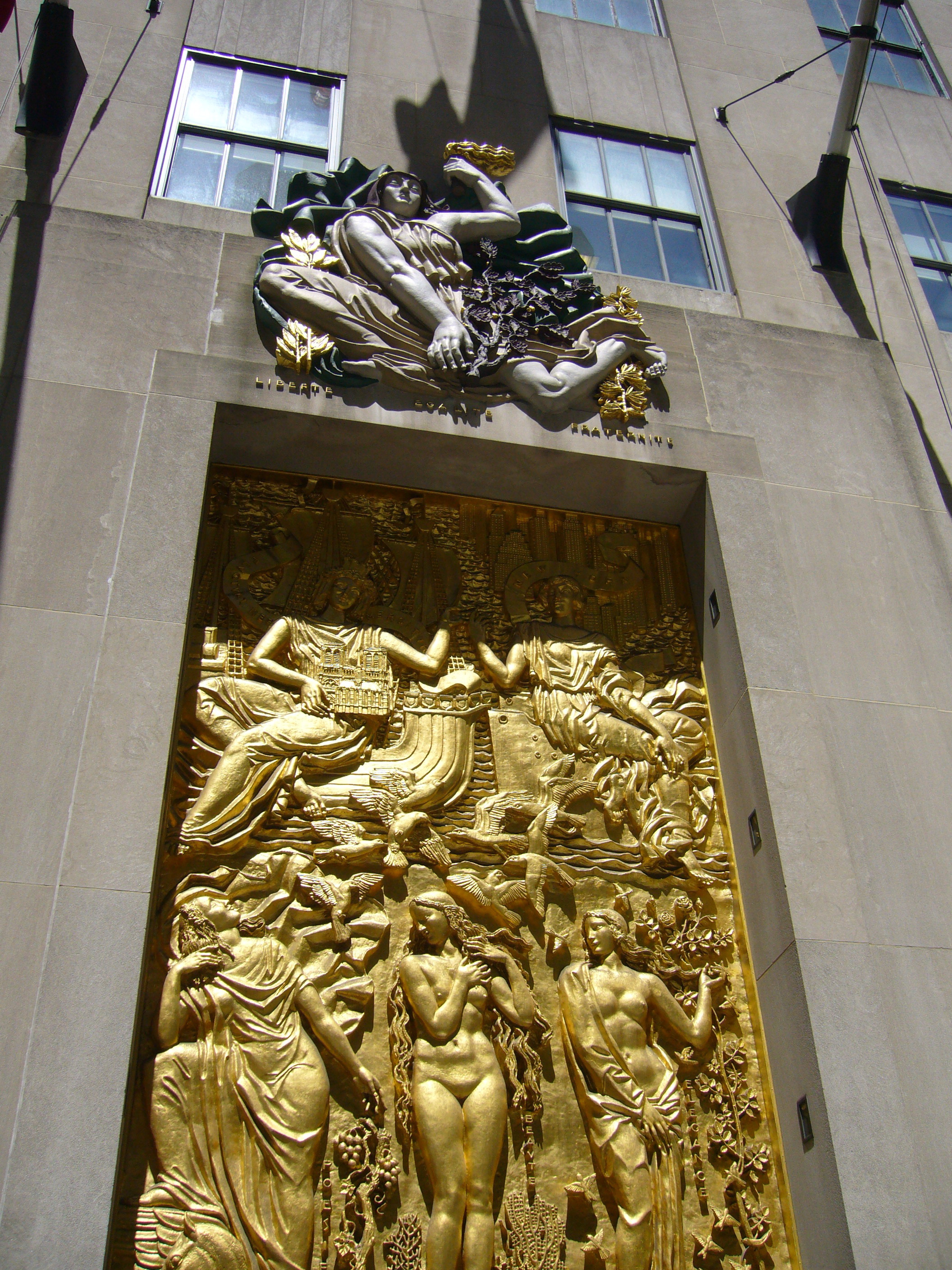 Portail sur la 5e Ave