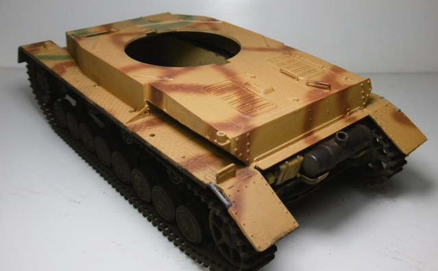 Panzer IV H/J 1/35 Academy 16062608170121038614334907